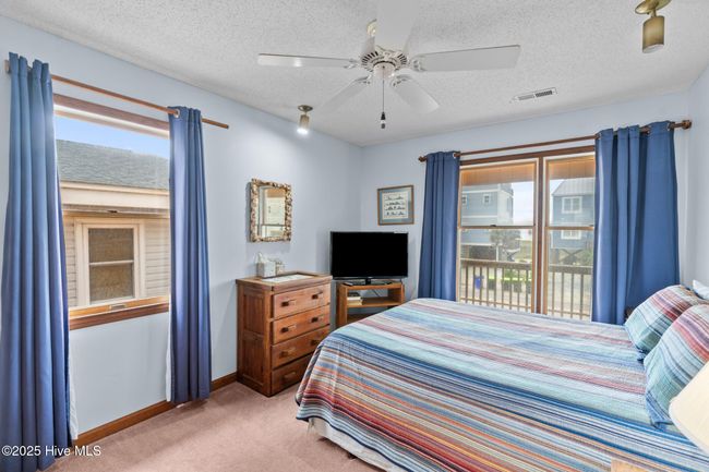 210 W Beach Dr, House other with 4 bedrooms, 2 bathrooms and null parking in Oak Island NC | Image 24