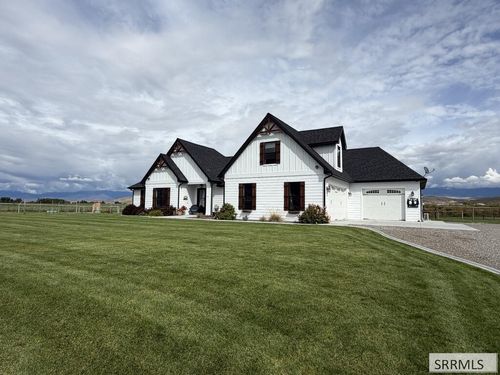 25 Northern Lights Rd, Salmon, ID, 83467-5176 | Card Image