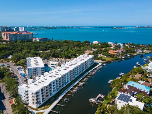 a421-1709 N Tamiami Trl, SARASOTA, FL, 34234-8301 | Card Image