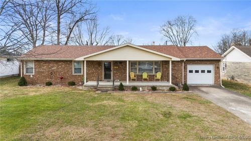 1112 Washington Ave, Seymour, IN, 47274-3132 | Card Image