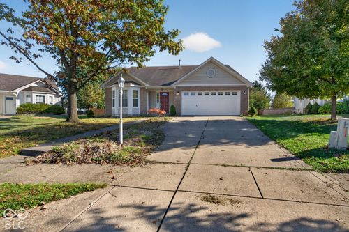 10673 Braewick Cir, Fishers, IN, 46037-8226 | Card Image