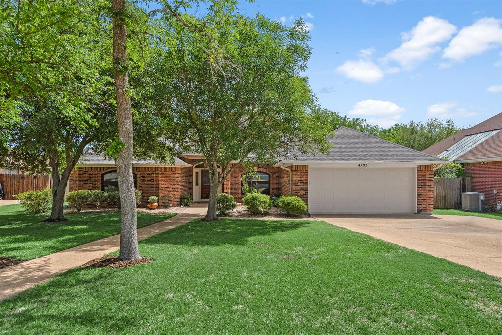 Tiffany Park Cir, Bryan, TX 77802