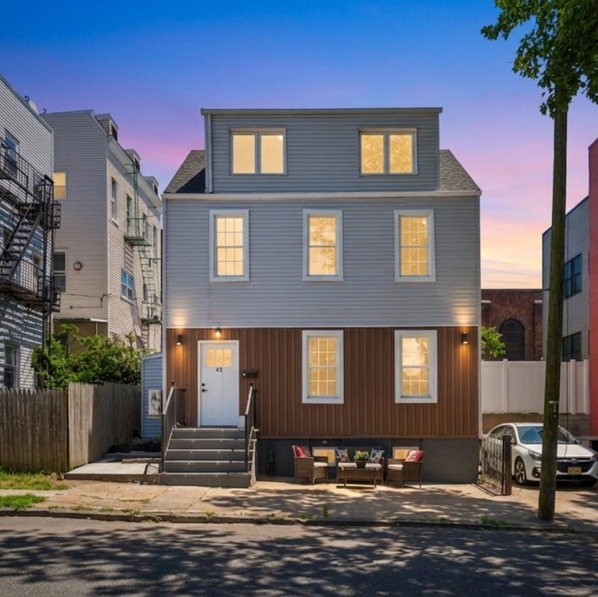 Residential in JC, Heights 2