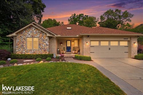20647 Parkplace Ln, Clinton Township, MI, 48036-3828 | Card Image