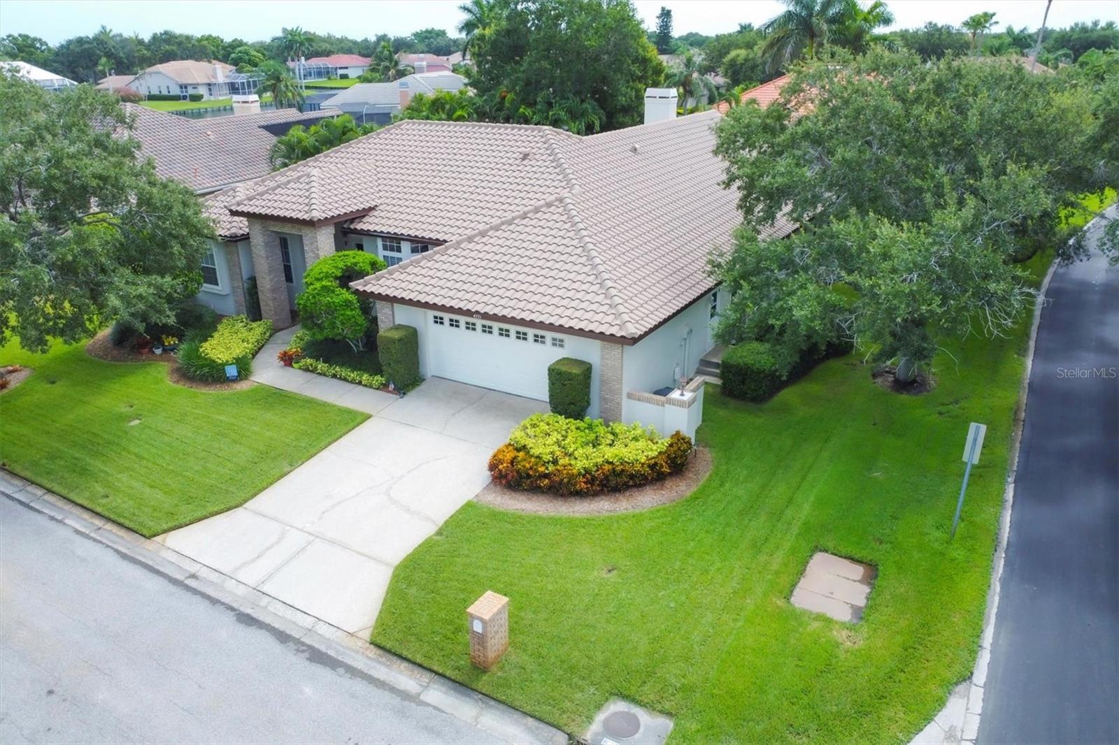 Coconut Palm Cir, Saint Petersburg, FL 33703