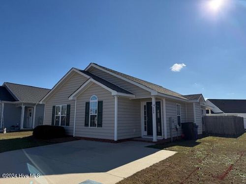 729 Seneca Ct, Winterville, NC, 28590-5502 | Card Image