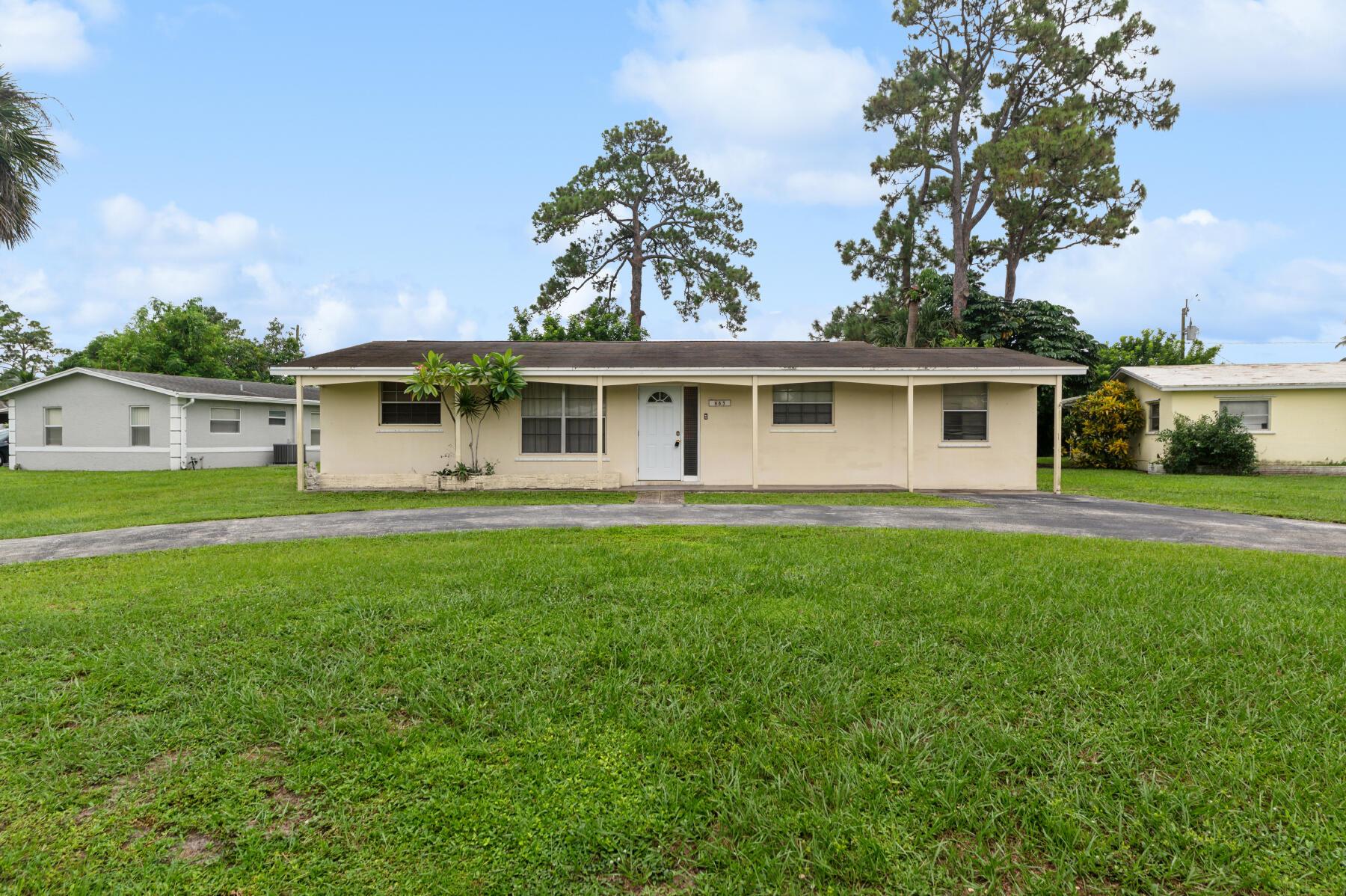 Snead Cir, West Palm Beach, FL 33413