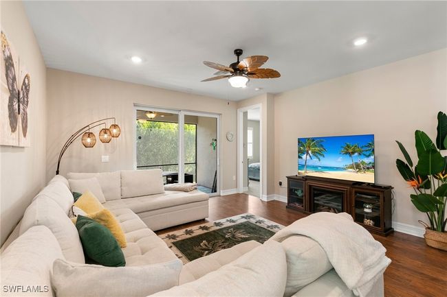 1208 Enbrook Loop, House attached with 2 bedrooms, 2 bathrooms and null parking in NAPLES FL | Image 4