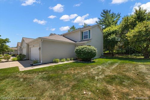 3149 Megan Dr, Waterford, MI, 48328-2591 | Card Image