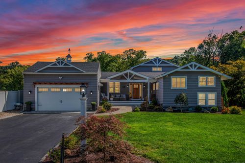 8 Mackenzie Cir, Sandy Hook, CT, 06482-1037 | Card Image