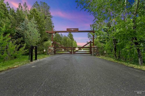 27 Evening Star Ln, McCall, ID, 83638 | Card Image