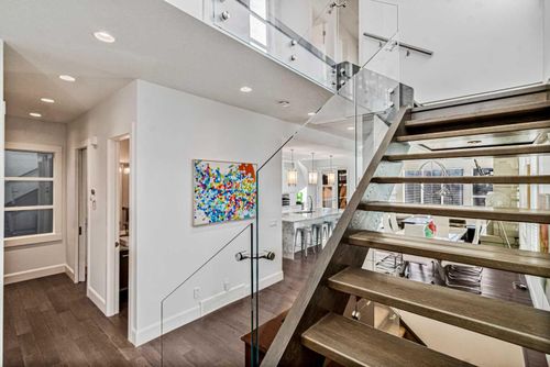 405 29 Ave Ne, Calgary, AB, T2E2C6 | Card Image