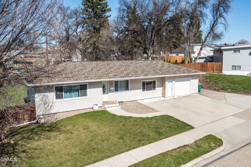 2412 E Avenue C, Bismarck, ND, 58501 | Card Image