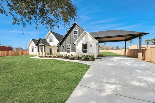 5811 Avenue B, Rosharon, TX, 77583-7111 | Card Image