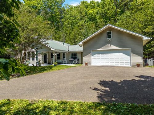 9121 Roy Rd, Ellijay, GA, 30536-4839 | Card Image