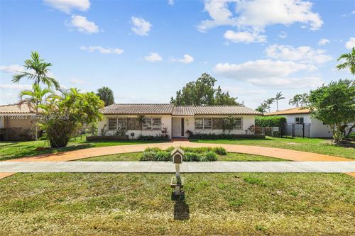 10262 Sw 27th St, Miami, FL, 33165-2802 | Card Image