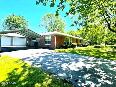 714 Lakeview Drive, House other with 3 bedrooms, 3 bathrooms and null parking in Aurora MO | Image 3