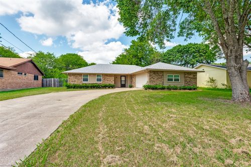 1227 Elsmere Dr, Duncanville, TX, 75116-4107 | Card Image