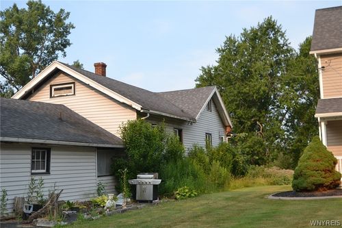 3 Washington Ave, Orchard Park, NY, 14127-1722 | Card Image