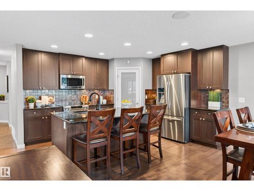 21711 85 Ave Nw, Edmonton, AB, T5T4R9 | Card Image