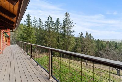 22821 E Harvard Branch Rd, Home with 6 bedrooms, 4 bathrooms and null parking in Rockford WA | Image 2