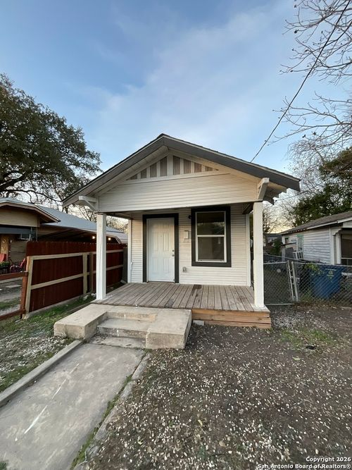 1547 Center St, San Antonio, TX, 78202-3137 | Card Image