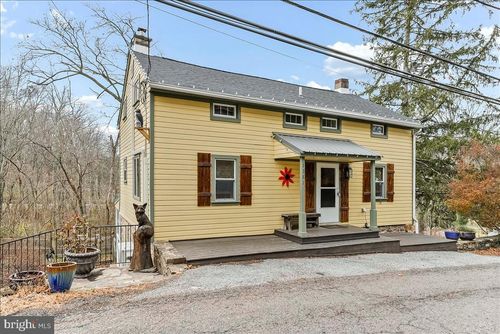 1381 School House Ln, CHESTER SPRINGS, PA, 19425 | Card Image