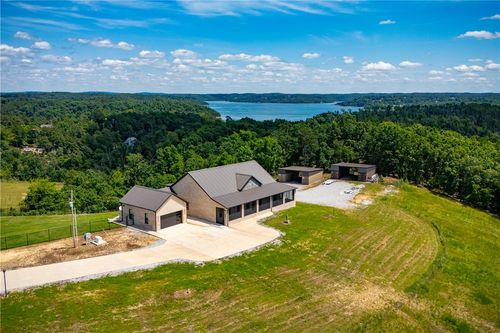 10257 Broken Bow Trl, Rogers, AR, 72756-8792 | Card Image