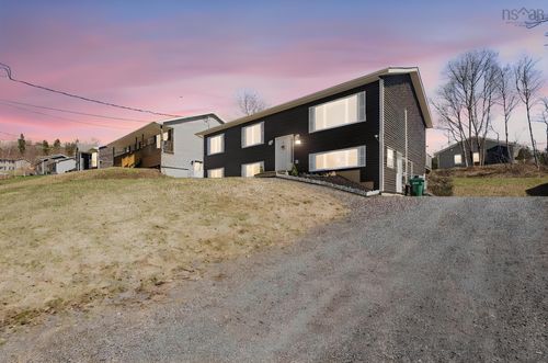 105 Birchview Cres, New Glasgow, NS, B2H5T6 | Card Image