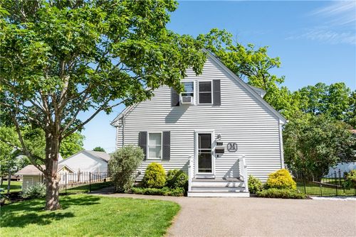 207 Phillips St, Woonsocket, RI, 02895-6648 | Card Image