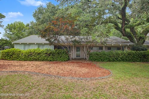 6621 Golf Club Dr, Diamondhead, MS, 39525-3477 | Card Image