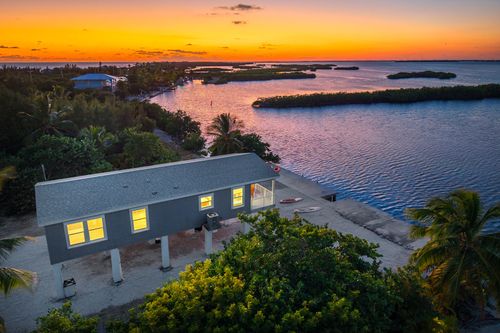 1370 Long Beach Dr, Big Pine Key, FL, 33043-3503 | Card Image