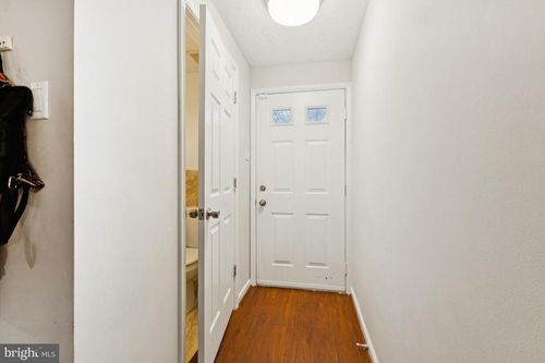 8621 Kenosha Ct, LORTON, VA, 22079-3044 | Card Image