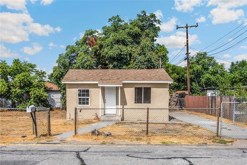 7982 Whitlock Ave, San Bernardino, CA, 92410-5049 | Card Image