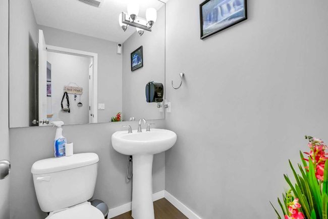 1240 Kings Heights Rd Se, House other with 4 bedrooms, 5 bathrooms and 4 parking in Airdrie AB | Image 32