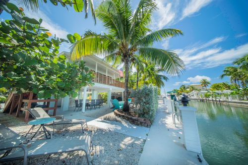 767 98th Street Ocean, Marathon, FL, 33050-3317 | Card Image
