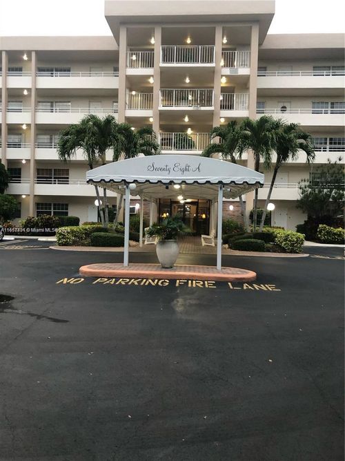 apt-302-3970 Oaks Clubhouse Dr, Pompano Beach, FL, 33069-3674 | Card Image