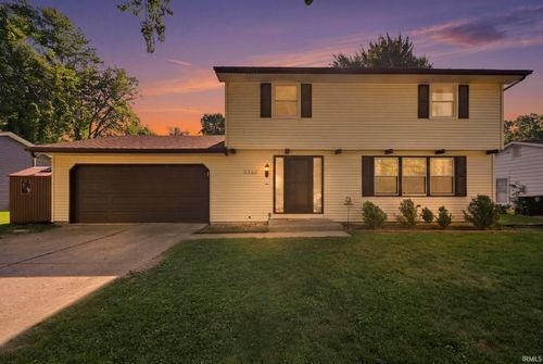 2002 Dominion Drive, Fort Wayne, IN, 46815-7424 | Card Image