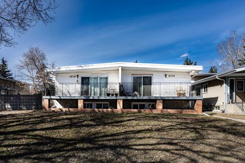 4218 40 Avenue Nw, Home with 15 bedrooms, 5 bathrooms and 4 parking in Calgary AB | Card Image