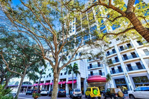 15a-50 Central Ave, SARASOTA, FL, 34236-5746 | Card Image