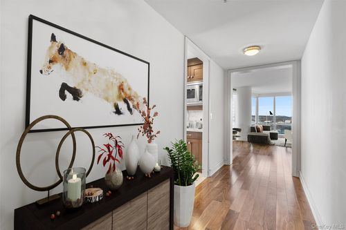 unit-12e-1 Renaissance Sq, White Plains, NY, 10601-3026 | Card Image