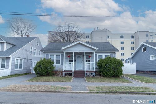 66 California St, West Haven, CT, 06516-6115 | Card Image