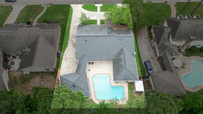 Ring doorbell and exterior video surveillance system is included! | Image 43