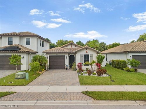 8805 Madrid Cir, NAPLES, FL, 34104-6226 | Card Image