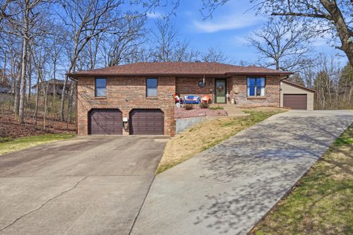2304 Schneider Ct, JEFFERSON CITY, MO, 65109 | Card Image