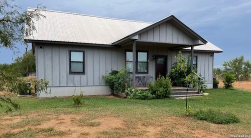 675 County Road 1629, Moore, TX, 78057-3792 | Card Image