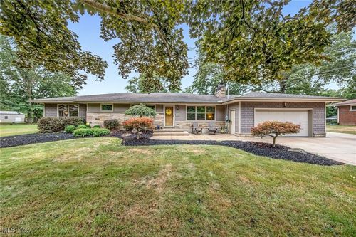 988 Beechwood Dr, Tallmadge, OH, 44278-2533 | Card Image