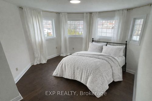 unit-a-94 Lensmith Dr, Aurora, ON, L4G6R9 | Card Image