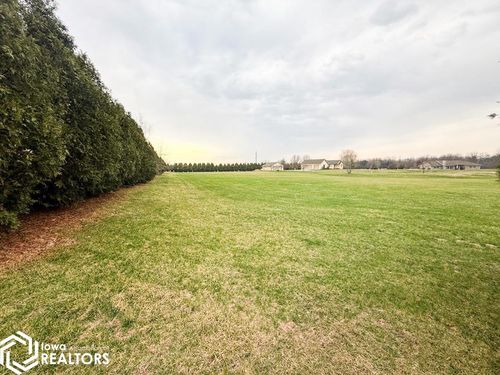 15048 Vista View Dr, Burlington, IA, 52601-1009 | Card Image