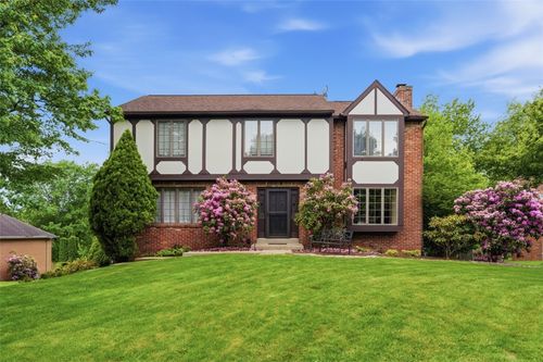 261 Finnin Rd, New Kensington, PA, 15068-6803 | Card Image